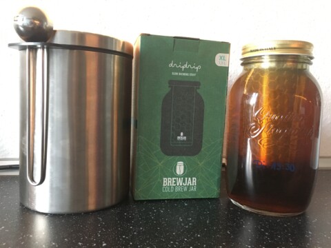 Kaffee mit Datum/Uhrzeit beschriften und 2 Tage ziehen lassen